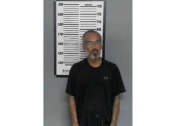 Hombre arrestado por conducir un vehículo robado